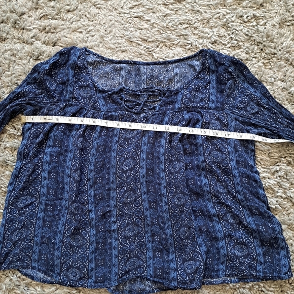 Hollister | Blue bohemian pattern with cut out lace sleeves - Picture 12 of 12